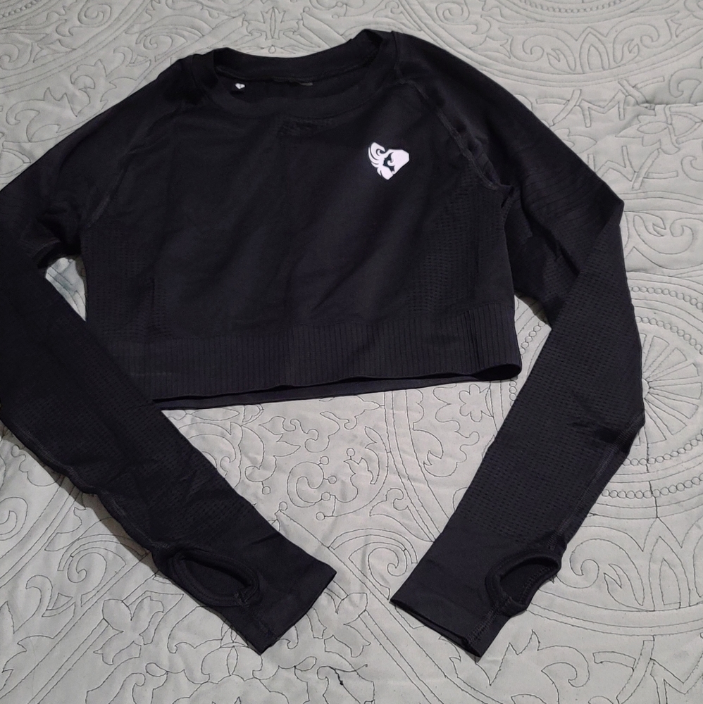 Activewear cropped top